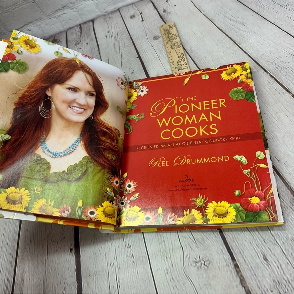 ree drummond The Pioneer Woman Cooks Cookbook 1st edition country farmhouse 2010